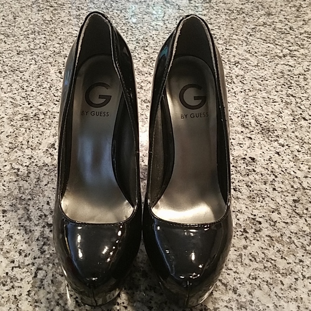 Black dress shoes